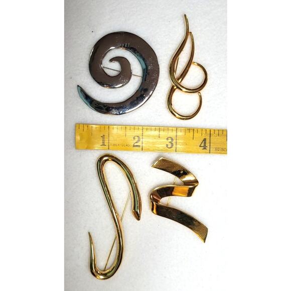 Vtg 80s Oversized Brooch 4 Pc Lot Abstract Mod Swirls Swish Goldtone Silvertone - Picture 6 of 7